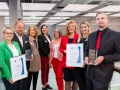 Verleihung des „Helga-Stödter-Preises der Handelskammer Hamburg“ 
am 25. September 2023
Gruppenfoto alle Preisträger mit Herrn Prof. Norbert Aust, Präses, und Frau Astrid Nissen-Schmidt, Vizepräses der Handelskammer Hamburg,Frau Sonja Neubert, Leitung Niederlassung und N.N., von der SIEMENS AG Niederlassung Hamburg, Frau Isabel Matthiessen, N.N. und N.N. von D.H.W.Schultz & Sohn GmbH und alle Beteiligten, Frau Ulrike v. Sobbe, Vorsitzende des Vorstands der Helga Stödter-Stiftung, Moderatorin Frau Amna Franzke,  Musikerin „Lara Linn“, Festredner Herrn Dr. Michael Müller-Wünsch, Bereichsvorstand Technology (CIO) Otto Gmbh & Co KG